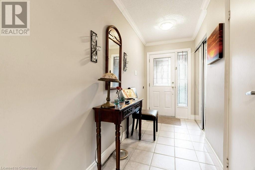 2301 Cavendish Drive Unit# 41, Burlington, Ontario  L7P 3M3 - Photo 3 - 40681925