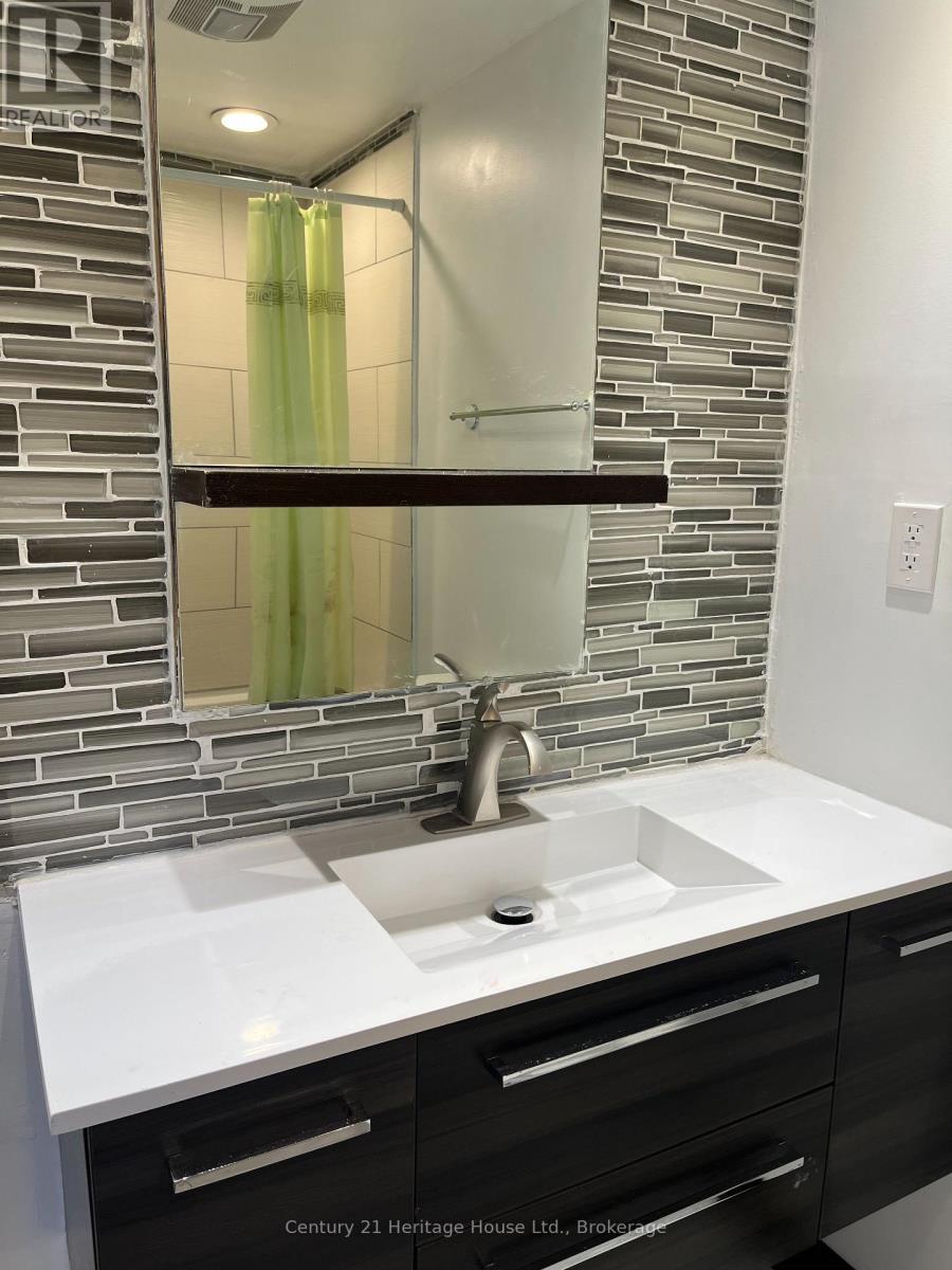 Property at 365 DURHAM STREET image 2