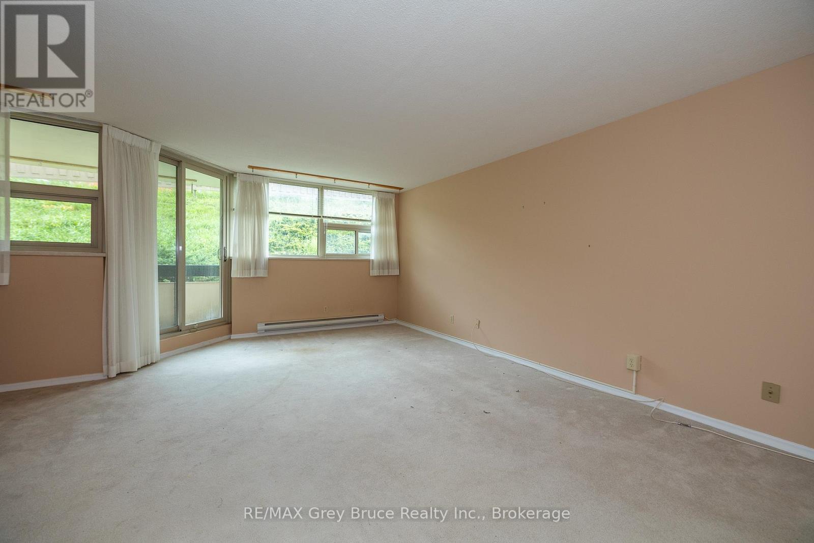 203 - 860 9th Street E, Owen Sound, Ontario  N4K 1R2 - Photo 3 - X11905788