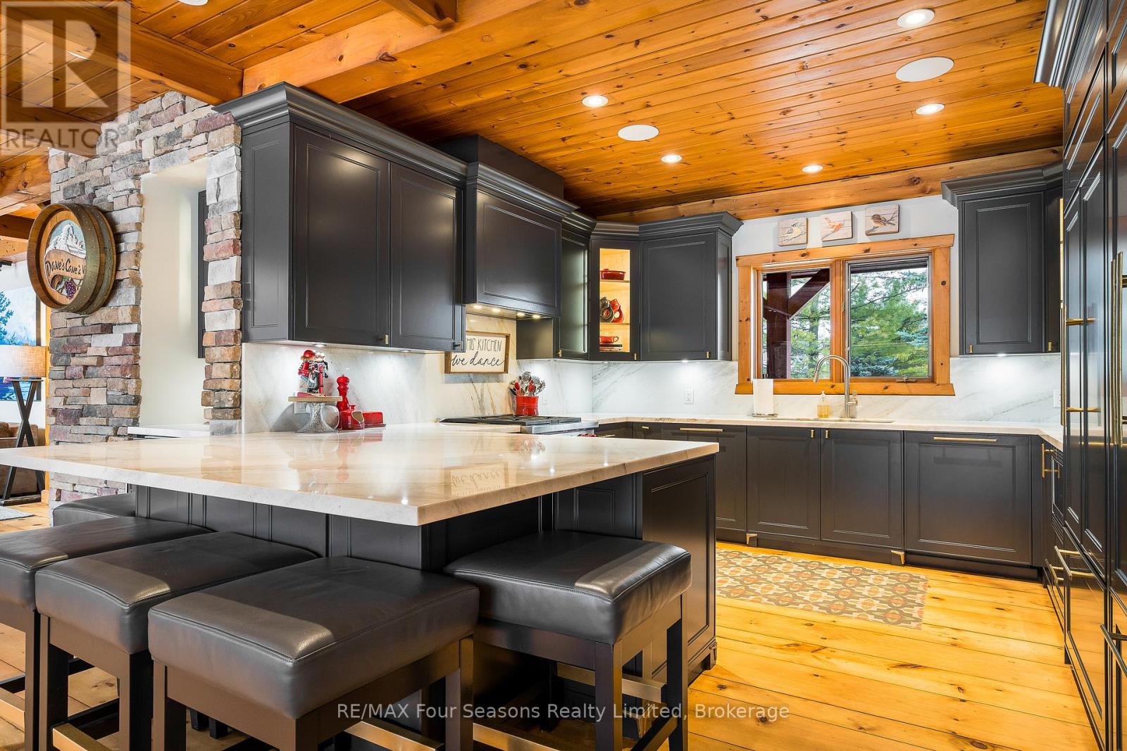 140 Alexandra Way, Blue Mountains (Blue Mountain Resort Area), Ontario  L9Y 0S3 - Photo 12 - X11905812