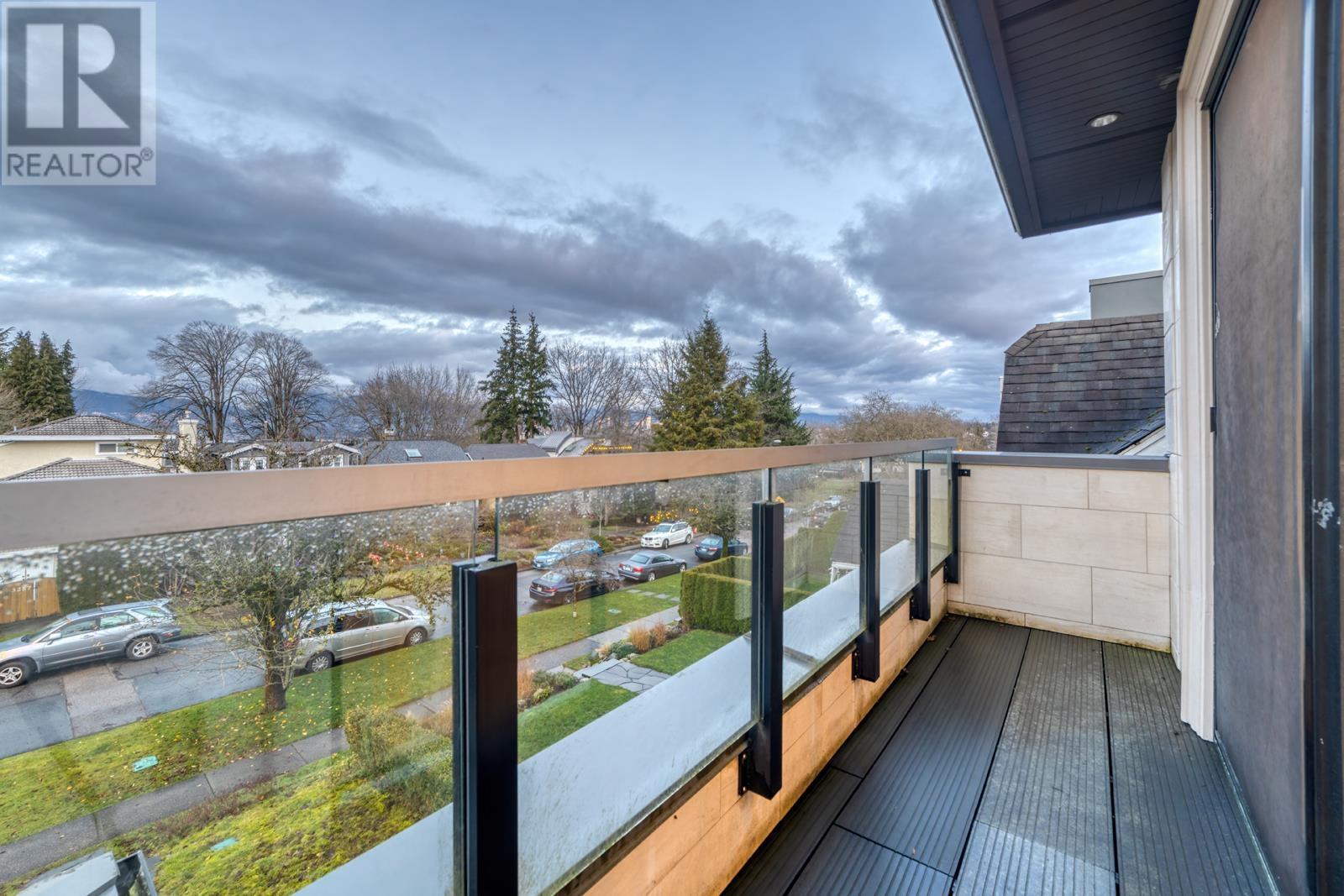 Listing Picture 15 of 35 : 3288 W 23RD AVENUE, Vancouver / 溫哥華 - 魯藝地產 Yvonne Lu Group - MLS Medallion Club Member