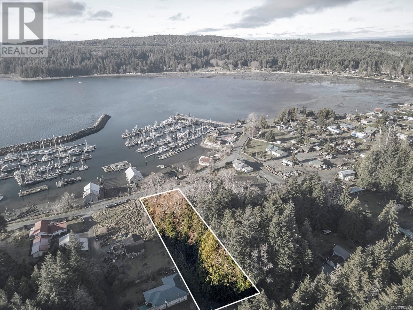 665 1st St, Sointula, British Columbia  V0N 3E0 - Photo 2 - 982827