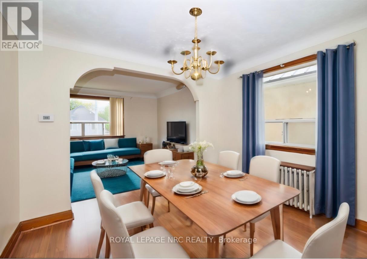 Property at 223 NIAGARA STREET image 4