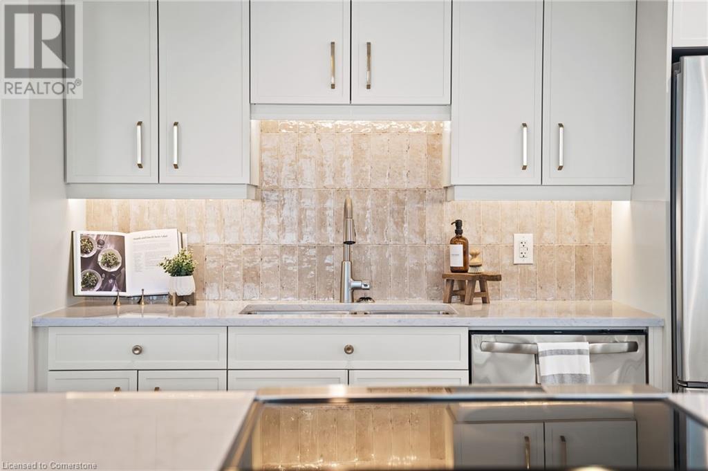 2210 Lakeshore Road Unit# 202, Burlington, Ontario  L7R 4J9 - Photo 10 - 40686269