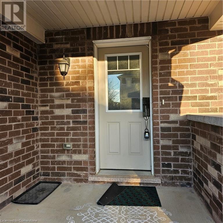 39 Appleby Street, Kitchener, Ontario  N2R 0E3 - Photo 2 - 40687350