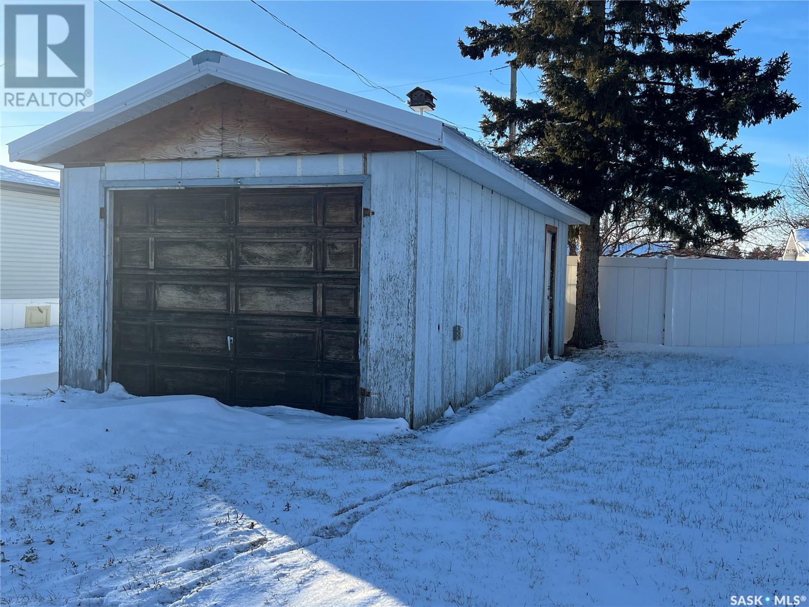 551 5th Avenue, Esterhazy, Saskatchewan  S0A 0X0 - Photo 20 - SK990479