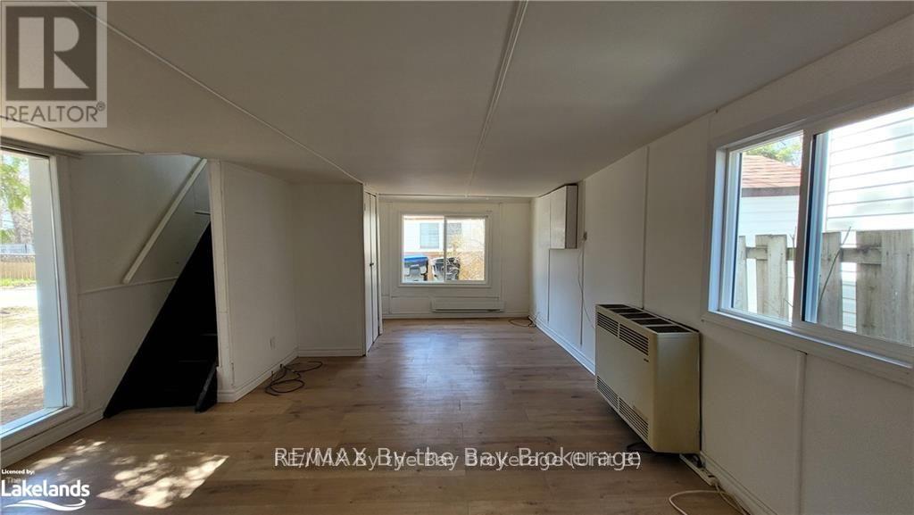 19 Glen Street, Wasaga Beach, Ontario  L9Z 2K5 - Photo 8 - S11905938