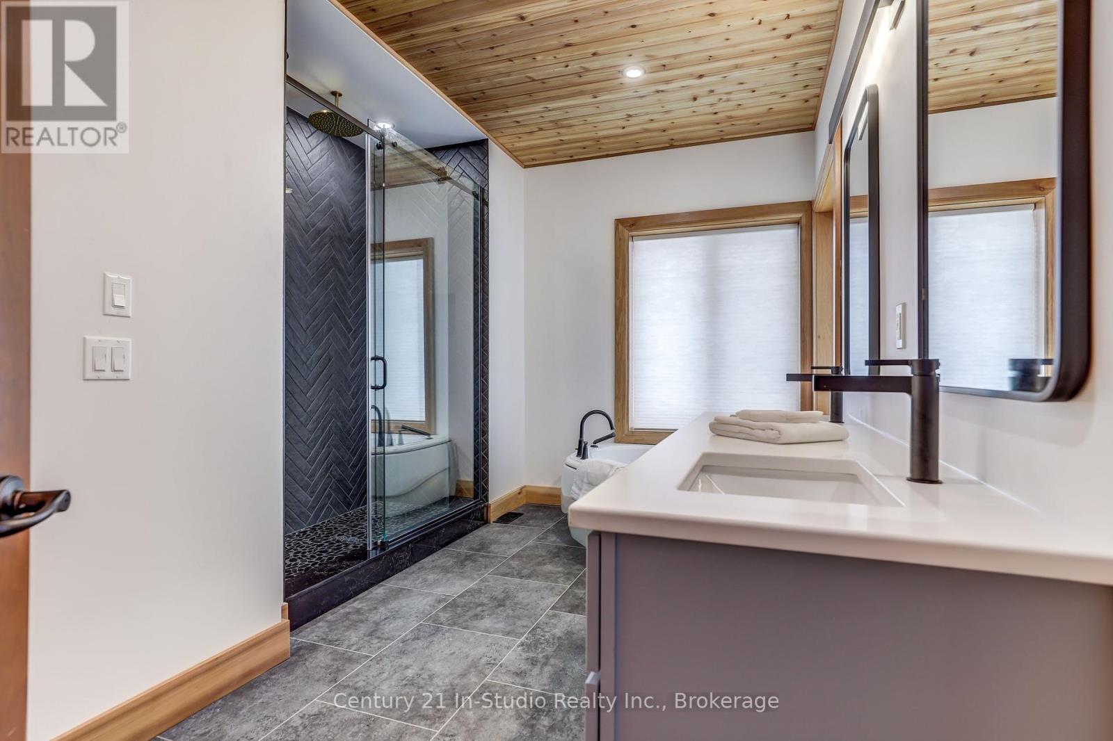 740494 10 Side Road, Chatsworth, Ontario  N0H 1R0 - Photo 16 - X11905963