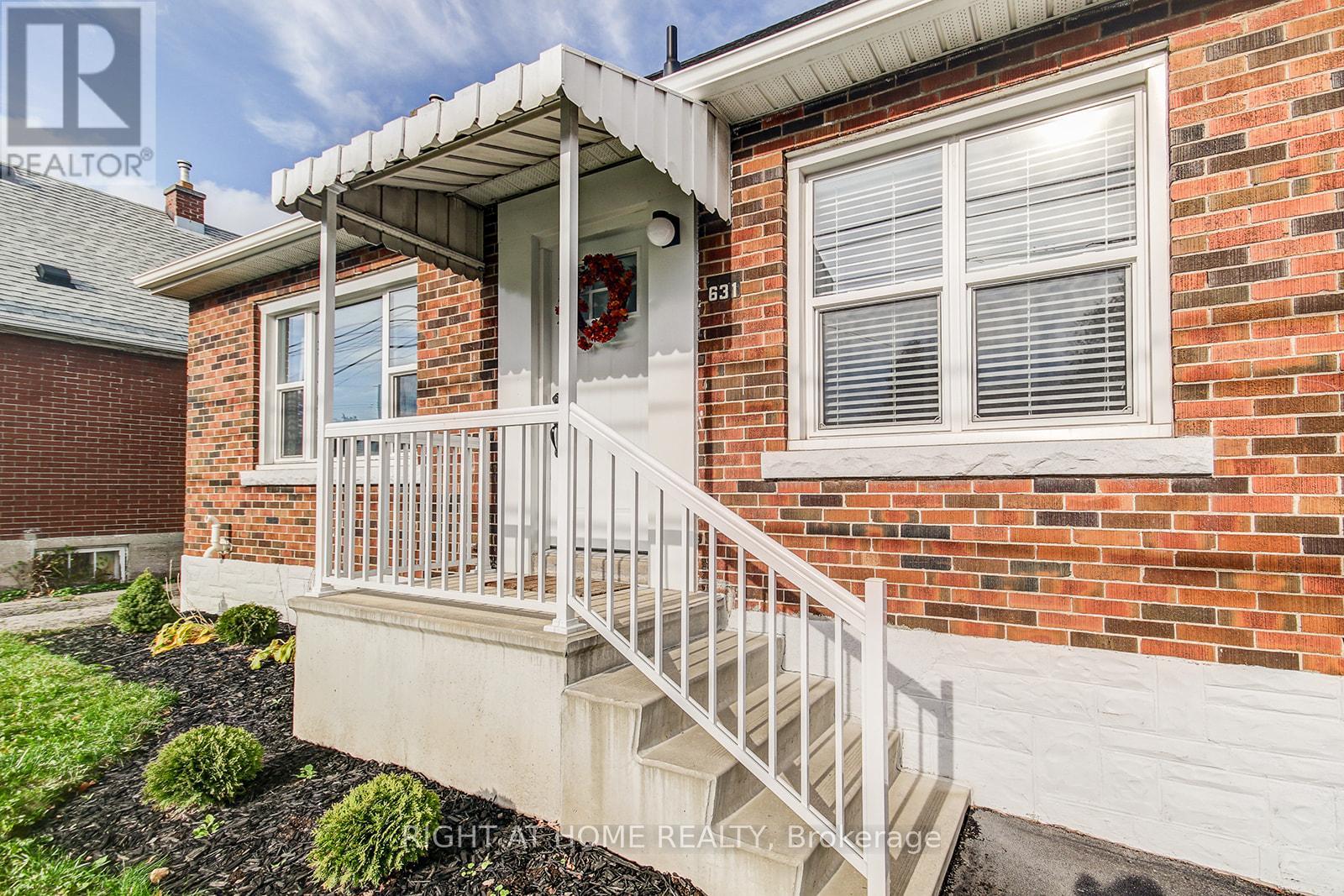 Upper - 631 Queensdale Avenue E, Hamilton, Ontario  L8V 1L8 - Photo 3 - X11905996