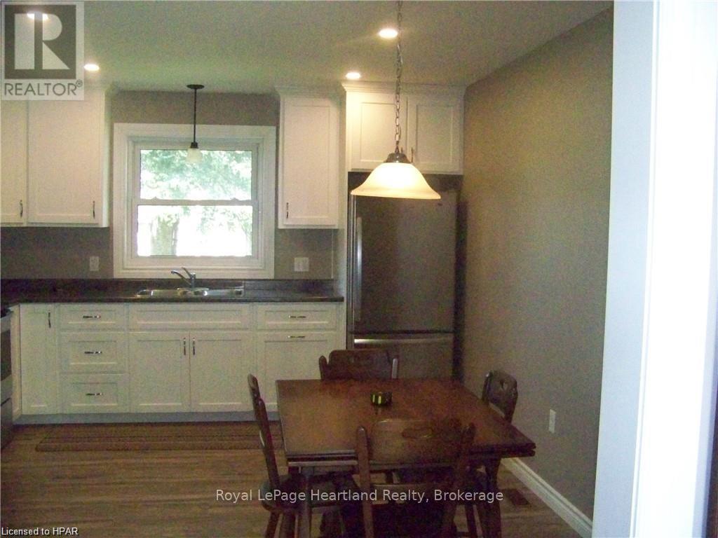 103 Victoria Street E, North Huron (Wingham), Ontario  N0G 2W0 - Photo 8 - X10780277