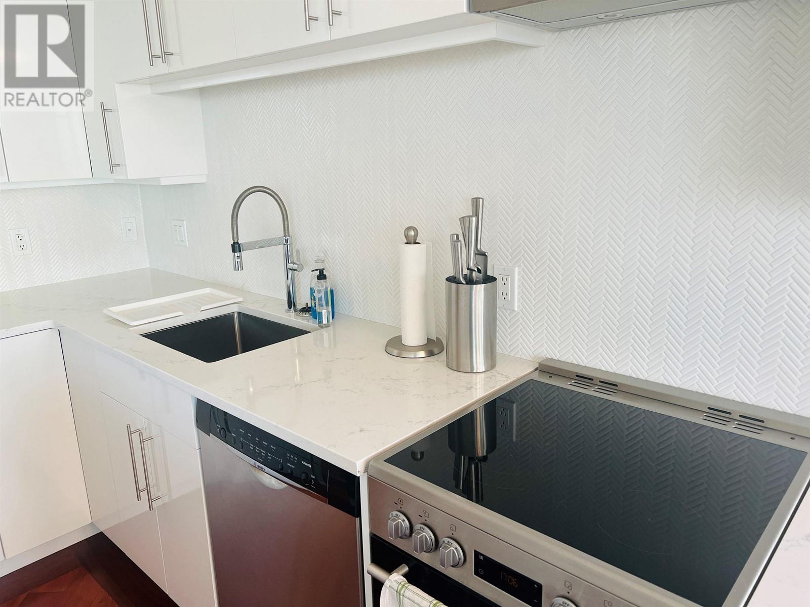 Listing Picture 10 of 35 : 2206 1050 BURRARD STREET, Vancouver / 溫哥華 - 魯藝地產 Yvonne Lu Group - MLS Medallion Club Member