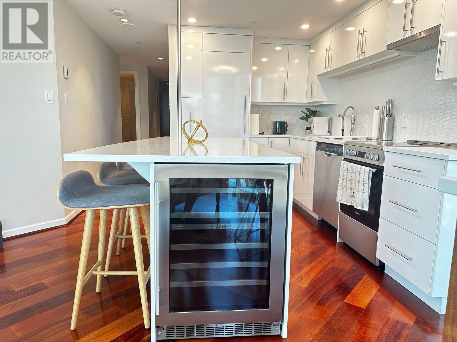 Listing Picture 12 of 35 : 2206 1050 BURRARD STREET, Vancouver / 溫哥華 - 魯藝地產 Yvonne Lu Group - MLS Medallion Club Member