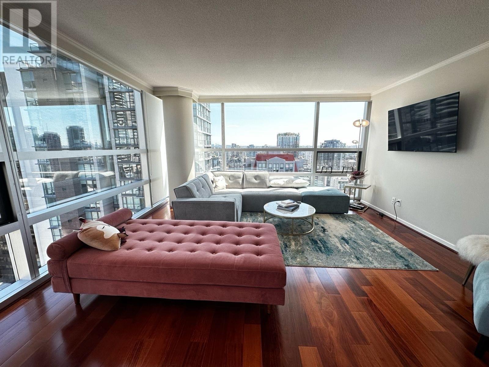 Listing Picture 13 of 35 : 2206 1050 BURRARD STREET, Vancouver / 溫哥華 - 魯藝地產 Yvonne Lu Group - MLS Medallion Club Member