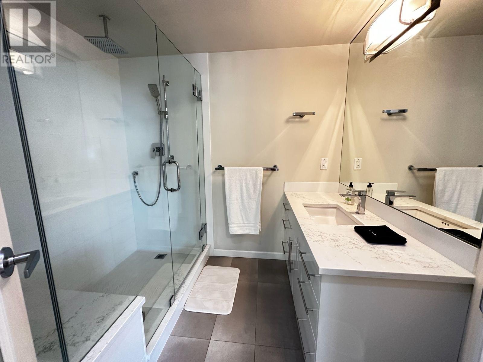 Listing Picture 27 of 35 : 2206 1050 BURRARD STREET, Vancouver / 溫哥華 - 魯藝地產 Yvonne Lu Group - MLS Medallion Club Member