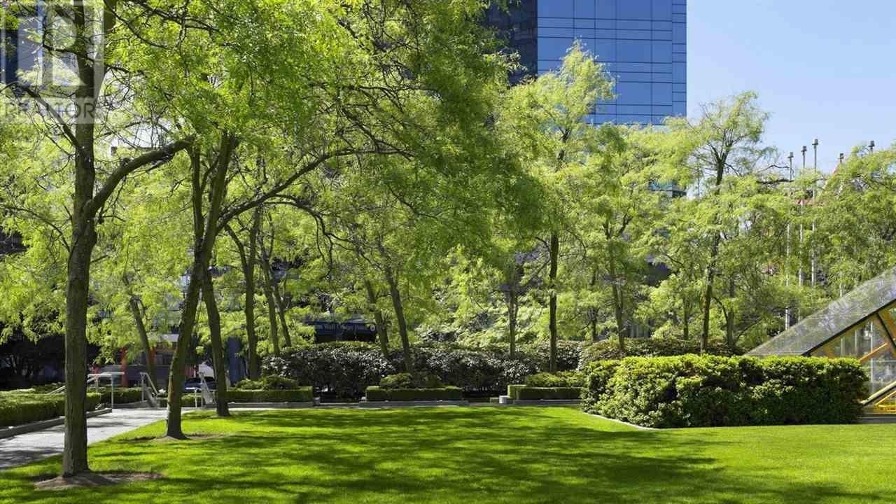 Listing Picture 33 of 35 : 2206 1050 BURRARD STREET, Vancouver / 溫哥華 - 魯藝地產 Yvonne Lu Group - MLS Medallion Club Member