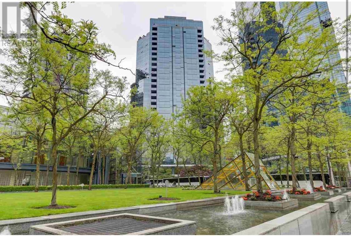 Listing Picture 34 of 35 : 2206 1050 BURRARD STREET, Vancouver / 溫哥華 - 魯藝地產 Yvonne Lu Group - MLS Medallion Club Member