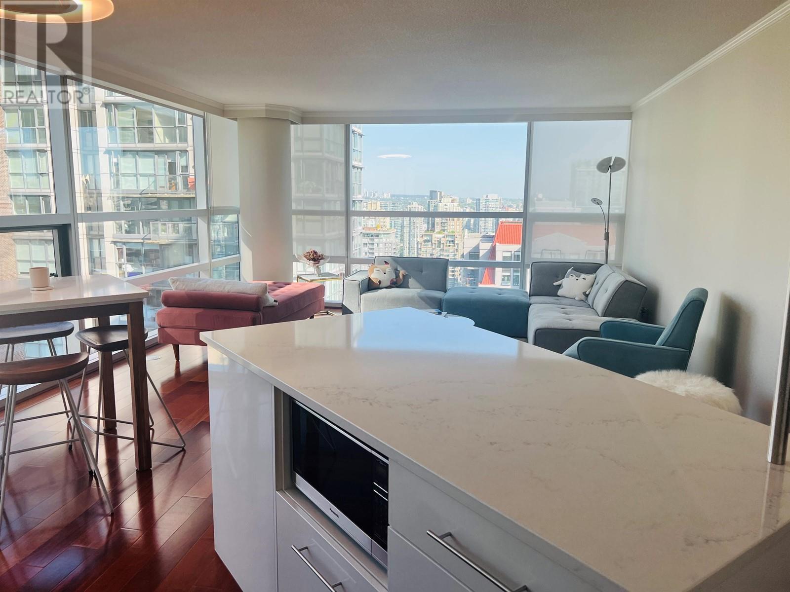 Listing Picture 8 of 35 : 2206 1050 BURRARD STREET, Vancouver / 溫哥華 - 魯藝地產 Yvonne Lu Group - MLS Medallion Club Member