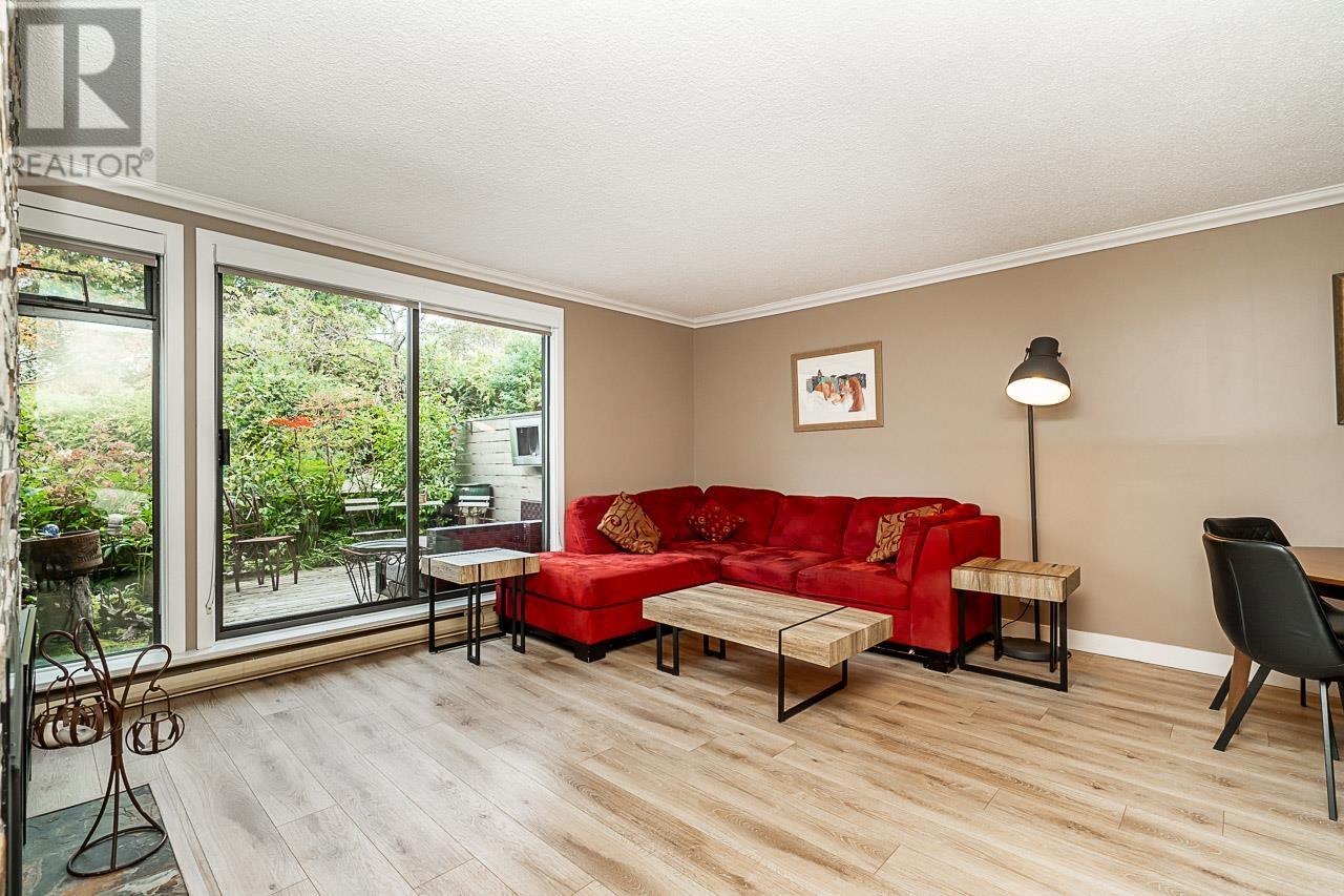 Listing Picture 14 of 40 : 693 MOBERLY ROAD, Vancouver / 溫哥華 - 魯藝地產 Yvonne Lu Group - MLS Medallion Club Member