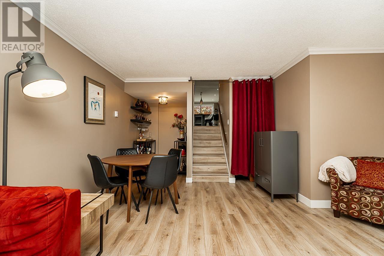 Listing Picture 17 of 40 : 693 MOBERLY ROAD, Vancouver / 溫哥華 - 魯藝地產 Yvonne Lu Group - MLS Medallion Club Member