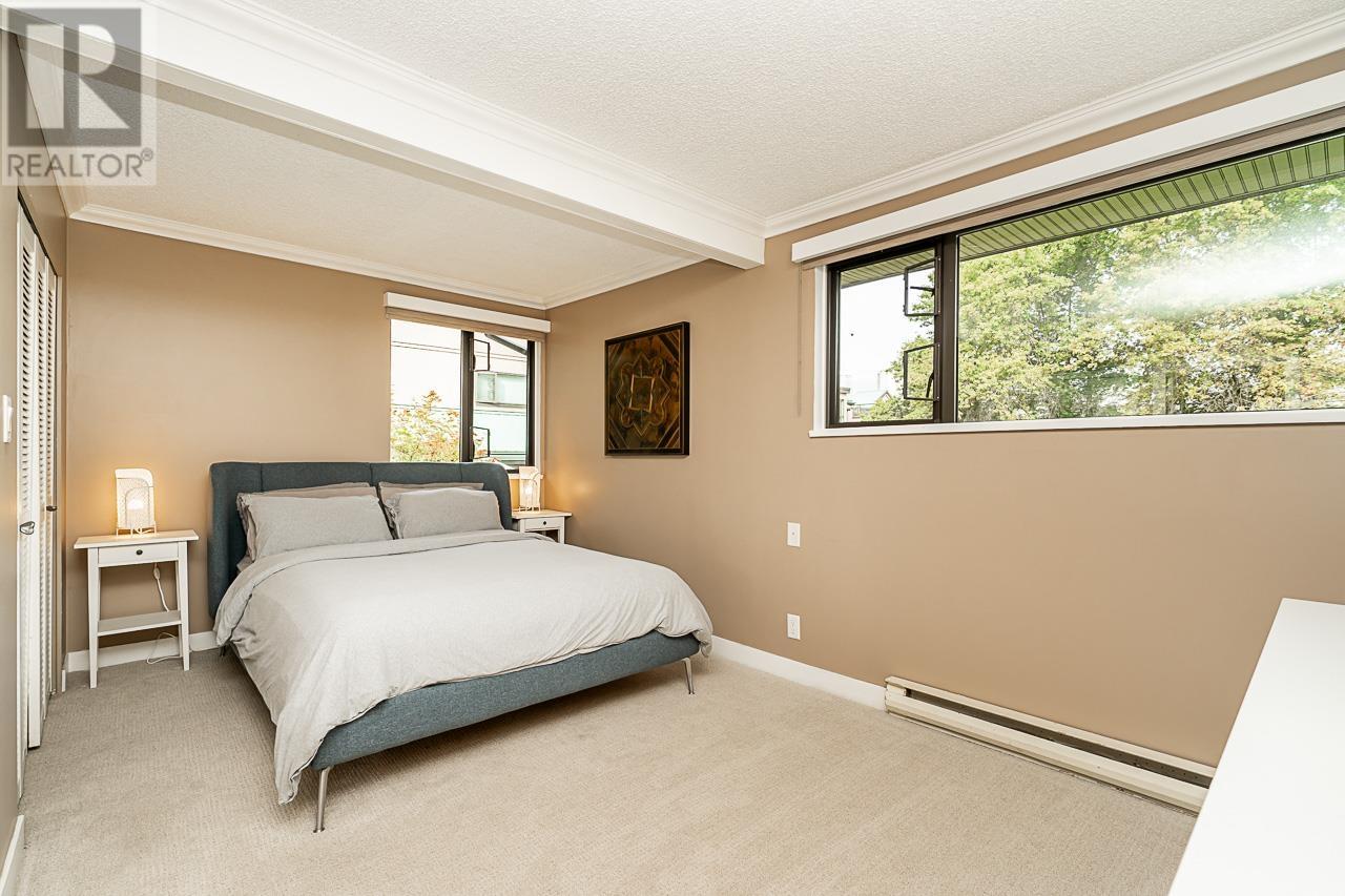 Listing Picture 24 of 40 : 693 MOBERLY ROAD, Vancouver / 溫哥華 - 魯藝地產 Yvonne Lu Group - MLS Medallion Club Member