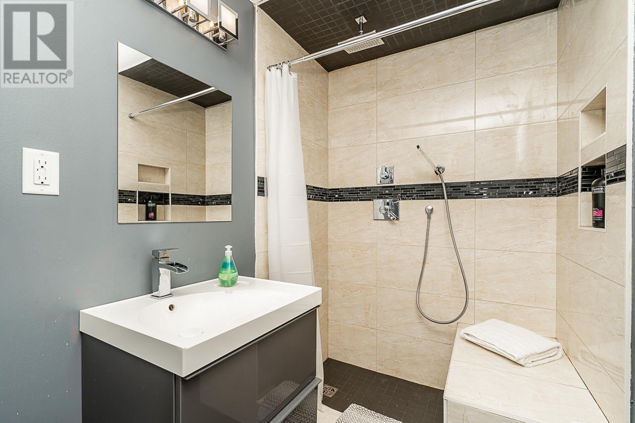 Listing Picture 29 of 40 : 693 MOBERLY ROAD, Vancouver / 溫哥華 - 魯藝地產 Yvonne Lu Group - MLS Medallion Club Member