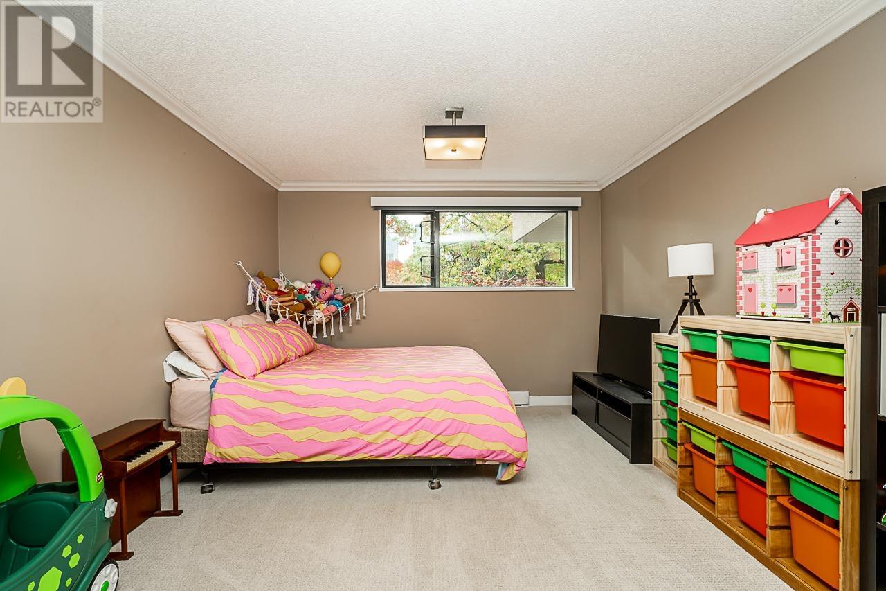 Listing Picture 28 of 40 : 693 MOBERLY ROAD, Vancouver / 溫哥華 - 魯藝地產 Yvonne Lu Group - MLS Medallion Club Member