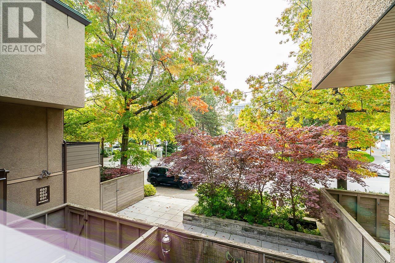 Listing Picture 34 of 40 : 693 MOBERLY ROAD, Vancouver / 溫哥華 - 魯藝地產 Yvonne Lu Group - MLS Medallion Club Member