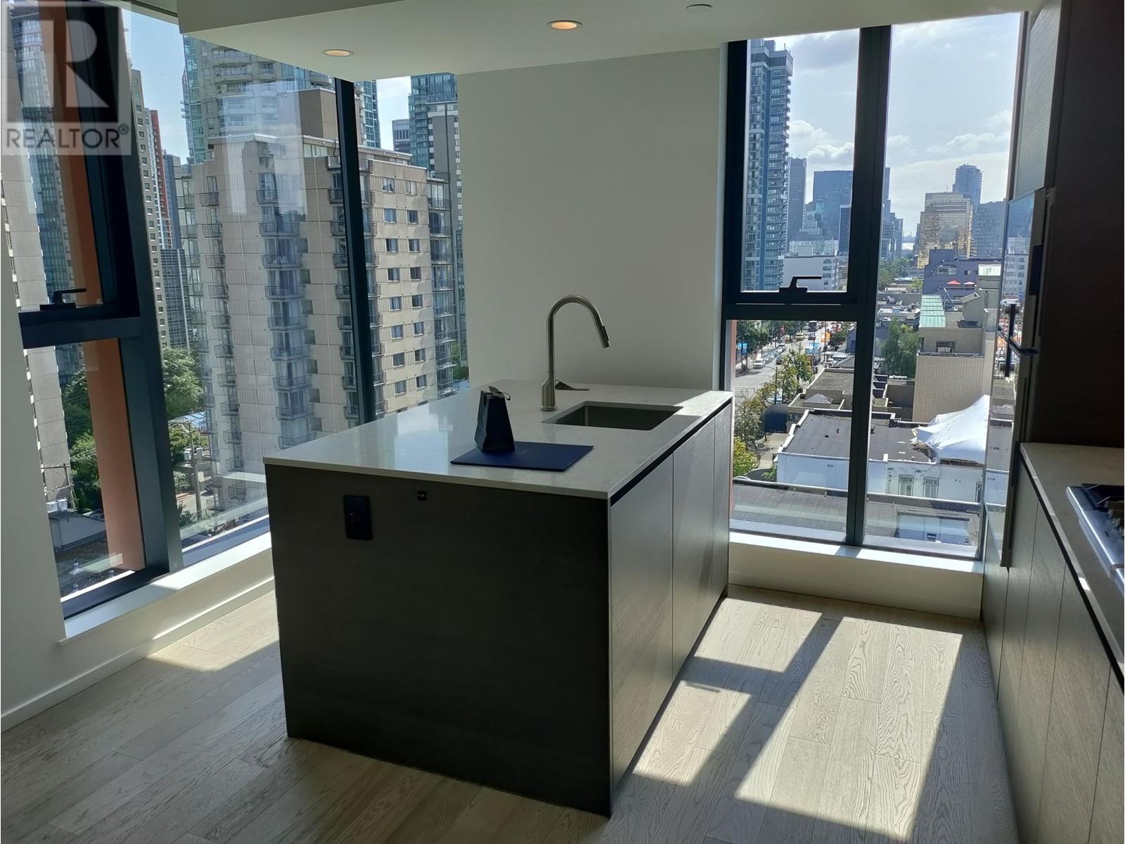 15xx 1408 Robson Street, Vancouver, British Columbia  V6G 0E6 - Photo 1 - R2952215