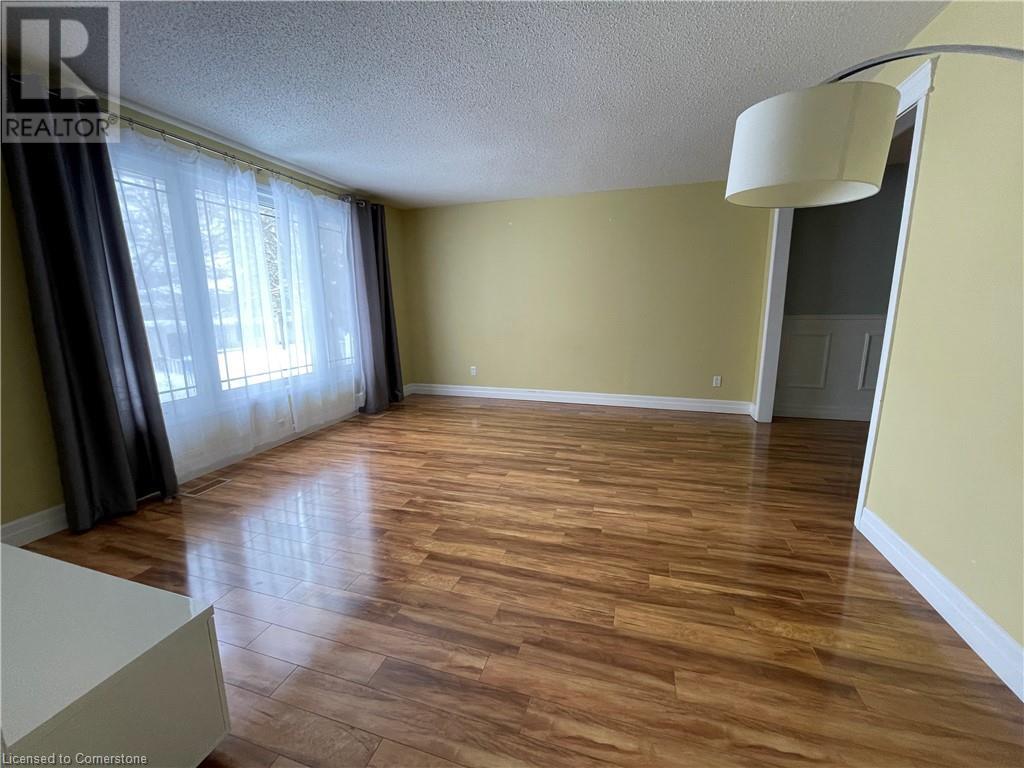 363 Vogel Place, Waterloo, Ontario  N2L 5V8 - Photo 10 - 40687282