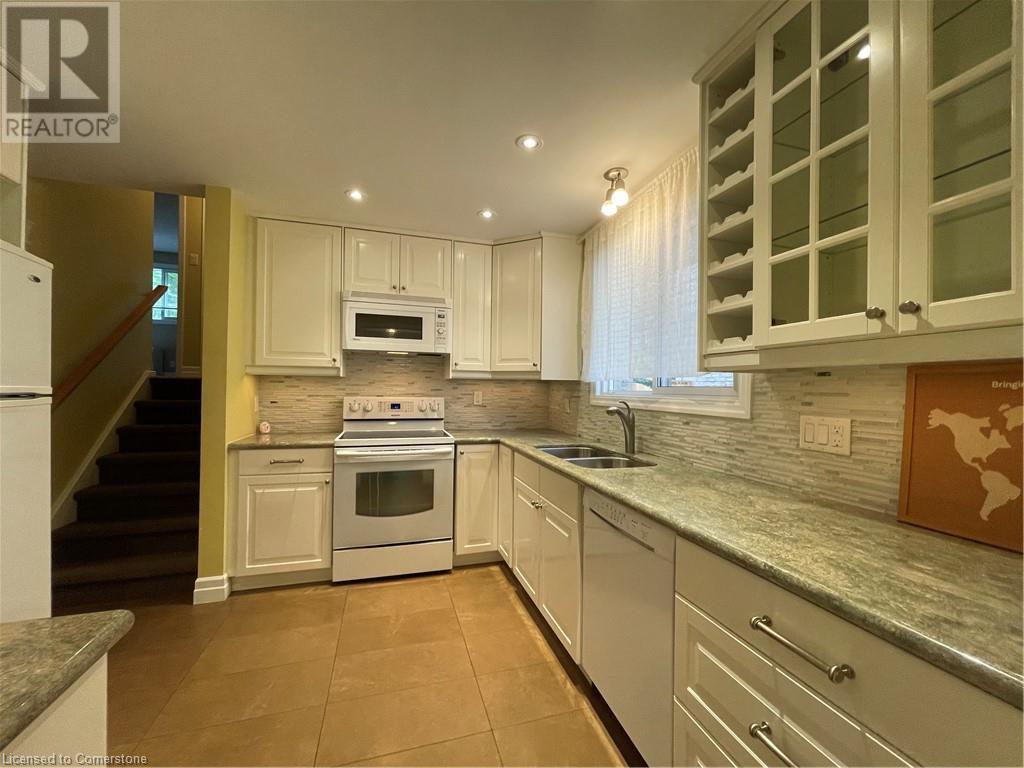 363 Vogel Place, Waterloo, Ontario  N2L 5V8 - Photo 12 - 40687282