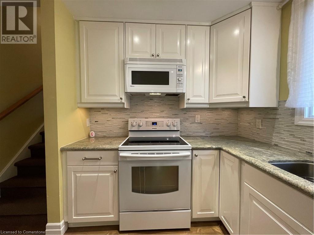 363 Vogel Place, Waterloo, Ontario  N2L 5V8 - Photo 13 - 40687282