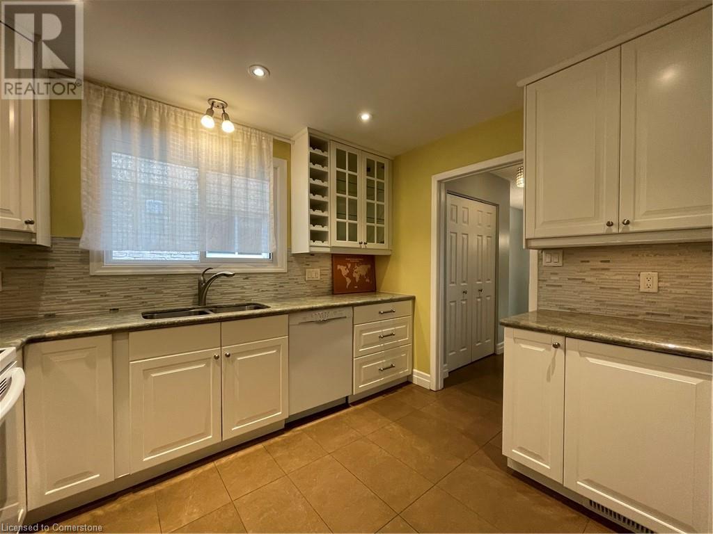 363 Vogel Place, Waterloo, Ontario  N2L 5V8 - Photo 14 - 40687282