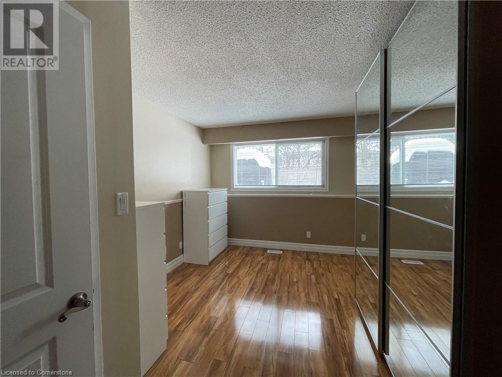 363 Vogel Place, Waterloo, Ontario  N2L 5V8 - Photo 17 - 40687282