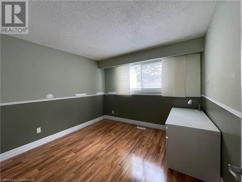 363 Vogel Place, Waterloo, Ontario  N2L 5V8 - Photo 18 - 40687282