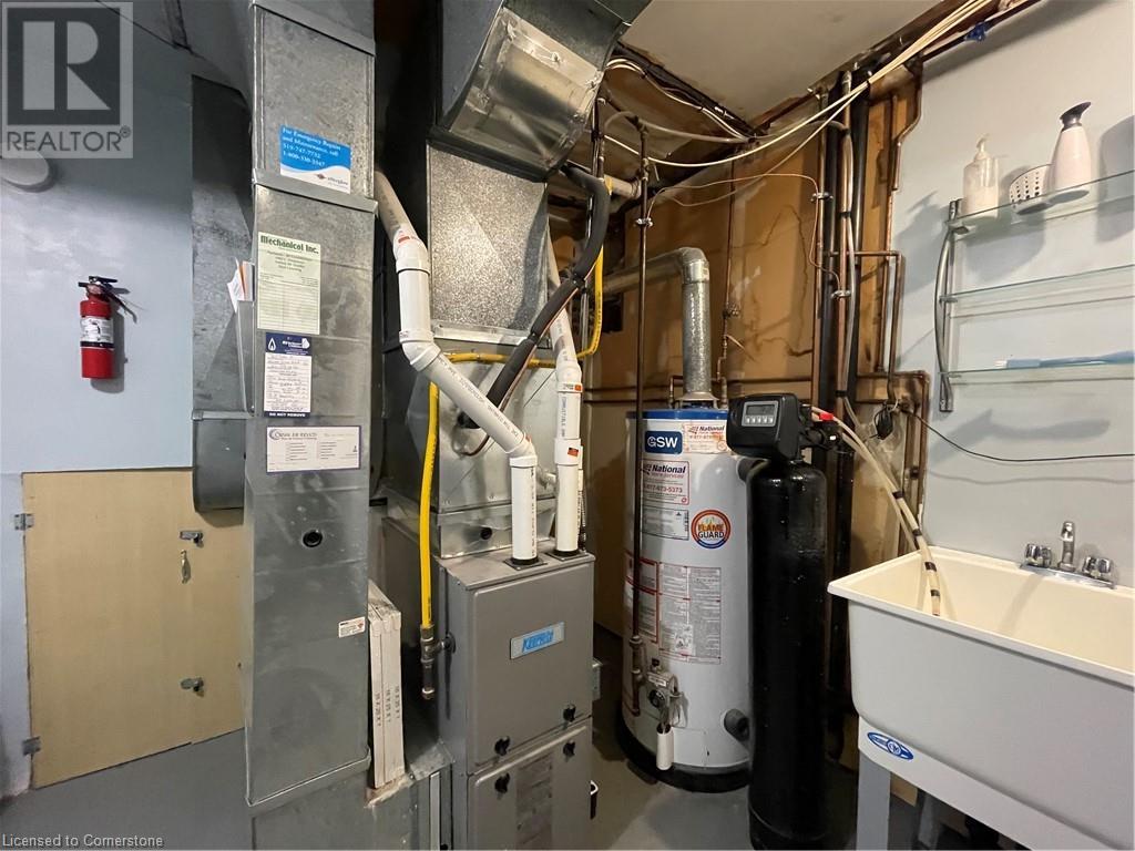 363 Vogel Place, Waterloo, Ontario  N2L 5V8 - Photo 23 - 40687282