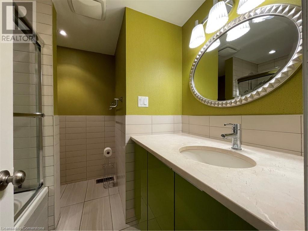 363 Vogel Place, Waterloo, Ontario  N2L 5V8 - Photo 5 - 40687282