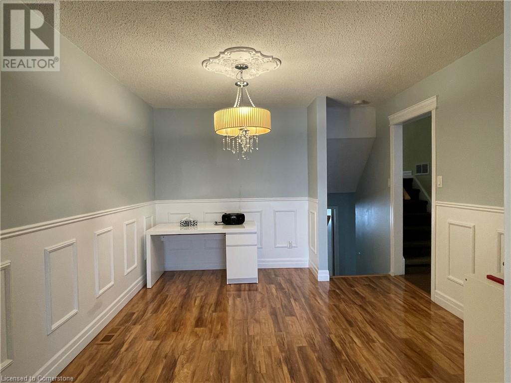 363 Vogel Place, Waterloo, Ontario  N2L 5V8 - Photo 9 - 40687282