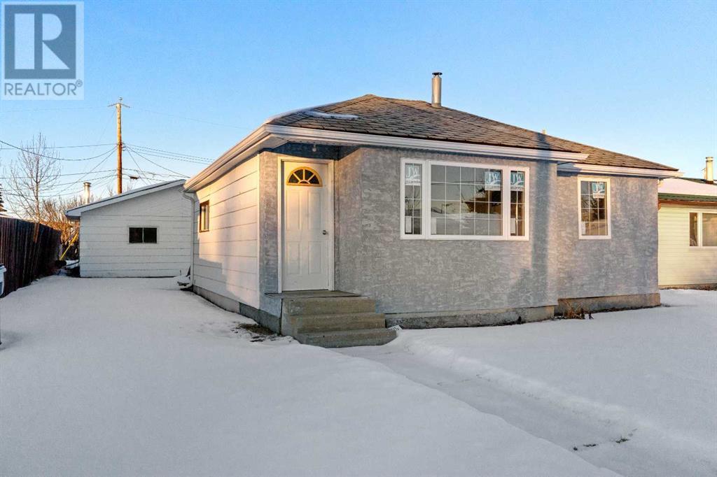 5118 47 Avenue, Mayerthorpe, Alberta