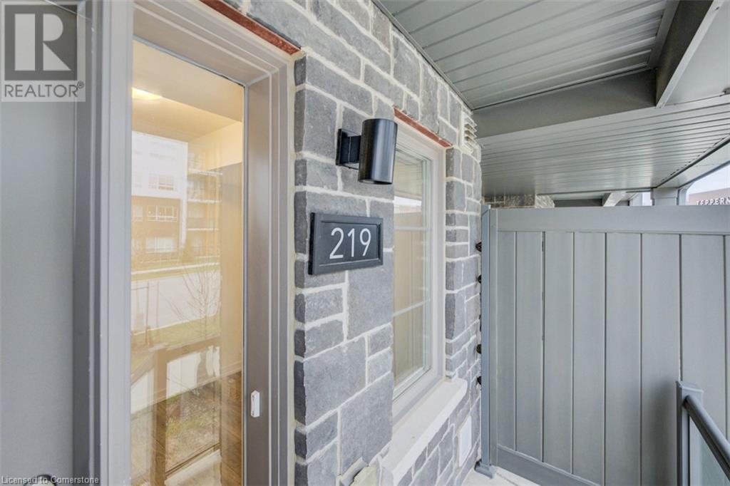 219 West Oak Trail Unit# 81, Kitchener, Ontario  N2R 0R1 - Photo 5 - 40687407