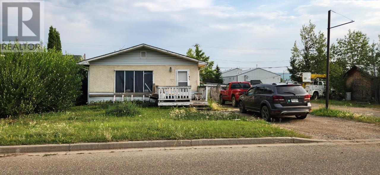 1433/1437 101 Avenue, Dawson Creek, British Columbia