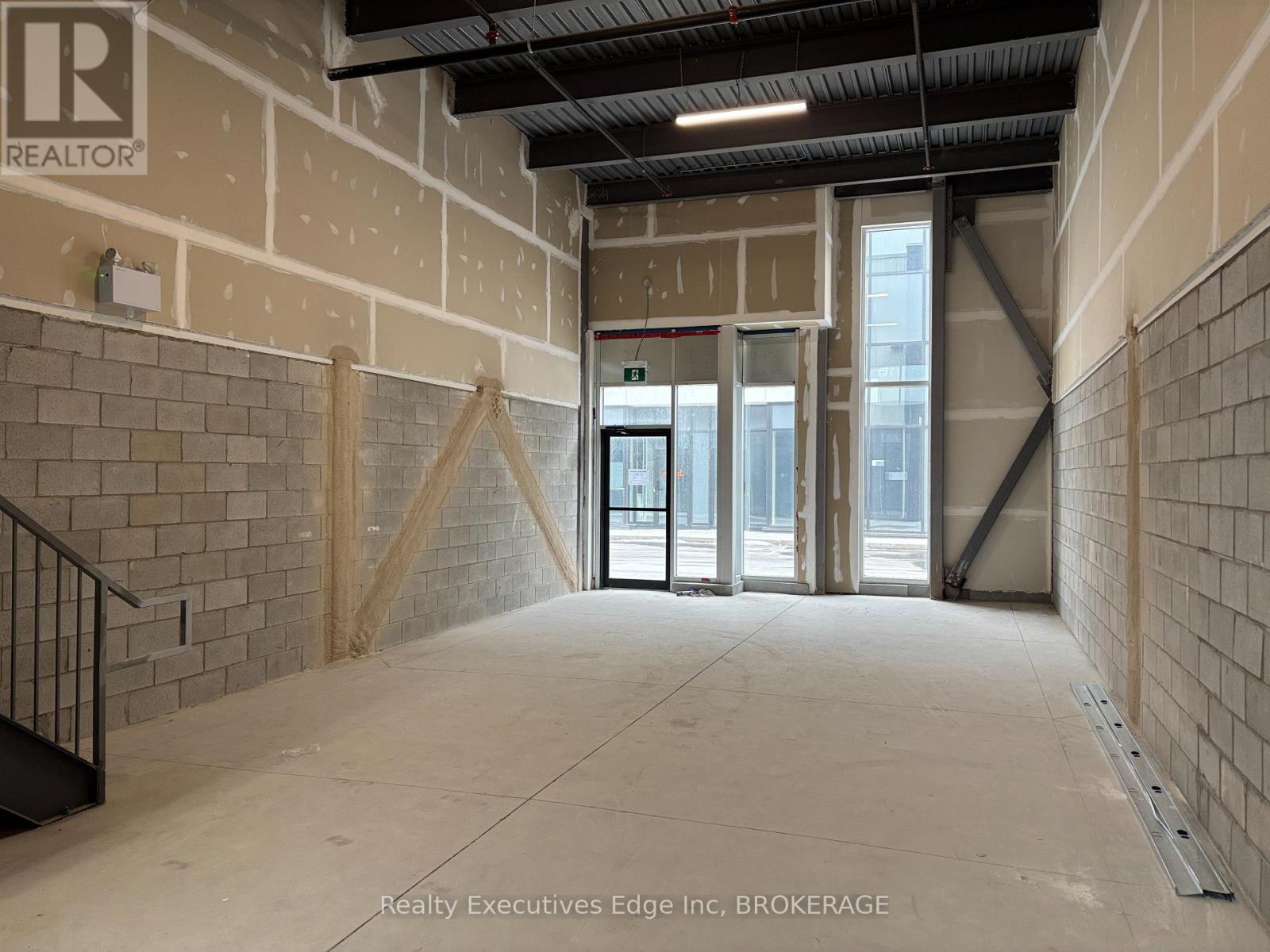 5266 Solar Drive, Mississauga, Ontario  L4W 0G7 - Photo 4 - W11890668