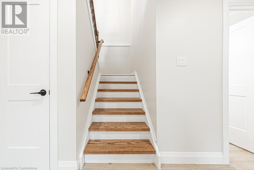 2168 Fairchild Boulevard, Burlington, Ontario  L7P 3E4 - Photo 11 - 40686249