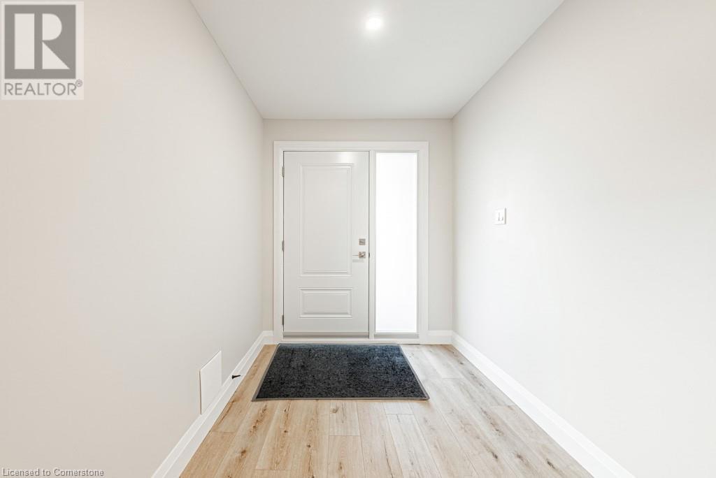 2168 Fairchild Boulevard, Burlington, Ontario  L7P 3E4 - Photo 3 - 40686249