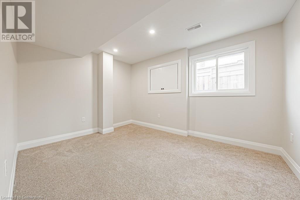 2168 Fairchild Boulevard, Burlington, Ontario  L7P 3E4 - Photo 7 - 40686249