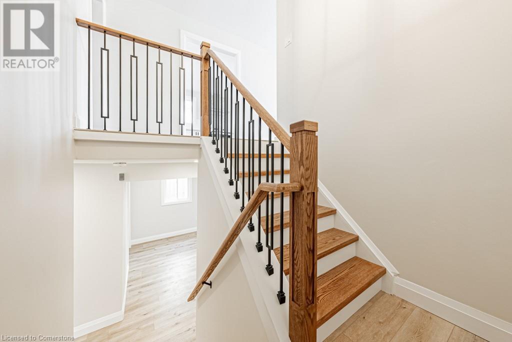 2168 Fairchild Boulevard, Burlington, Ontario  L7P 3E4 - Photo 12 - 40686249