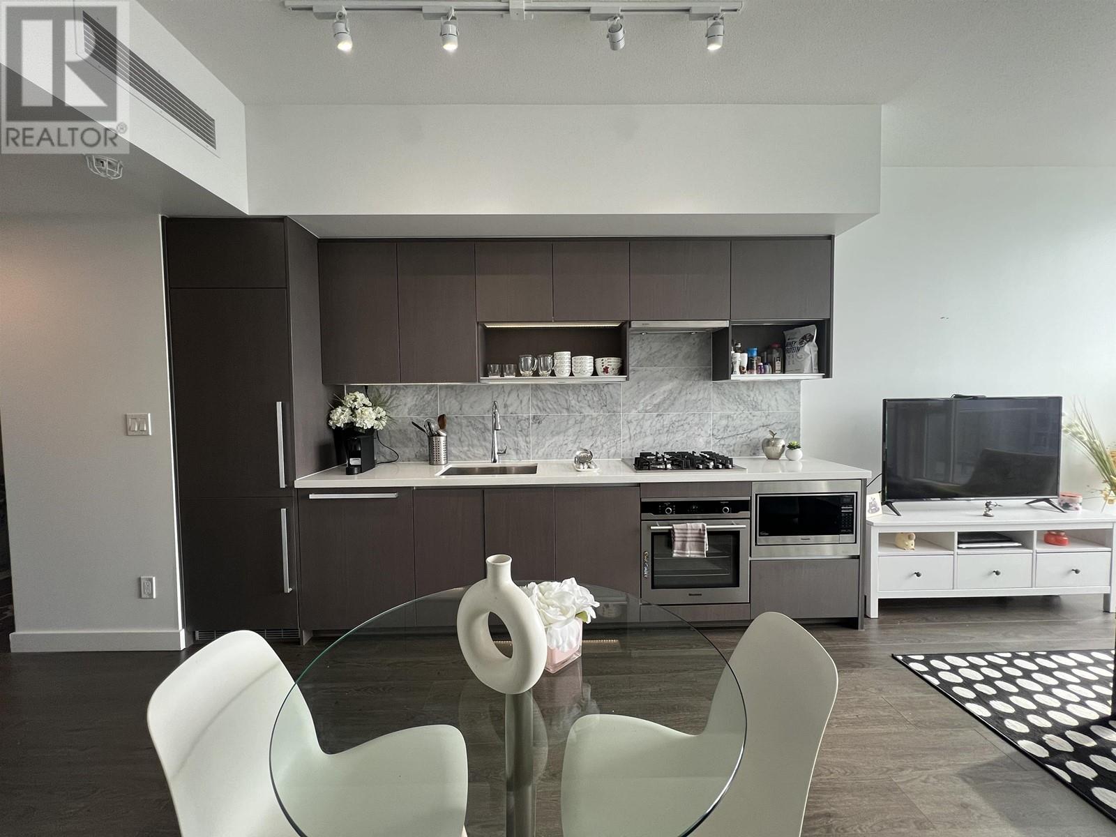 Listing Picture 11 of 39 : 4103 6538 NELSON AVENUE, Burnaby / 本拿比 - 魯藝地產 Yvonne Lu Group - MLS Medallion Club Member