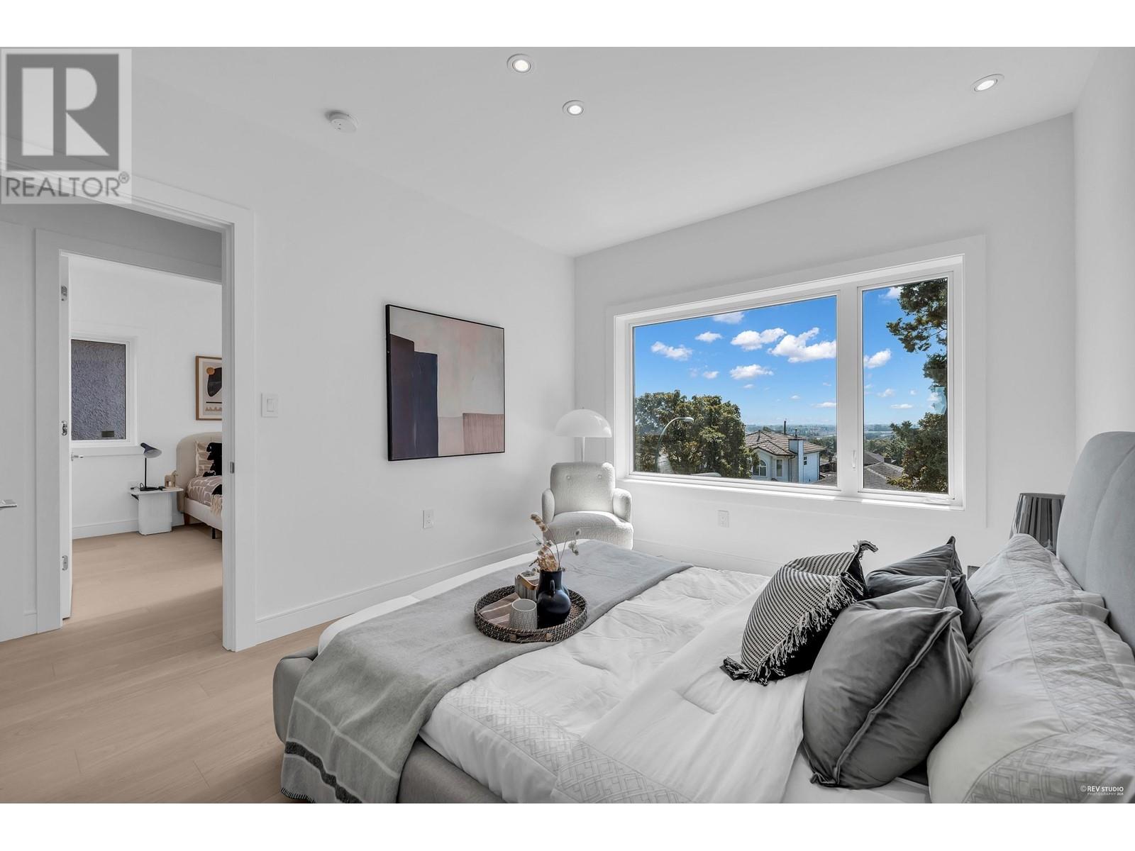 Listing Picture 15 of 34 : 1 927 E 63RD AVENUE, Vancouver / 溫哥華 - 魯藝地產 Yvonne Lu Group - MLS Medallion Club Member