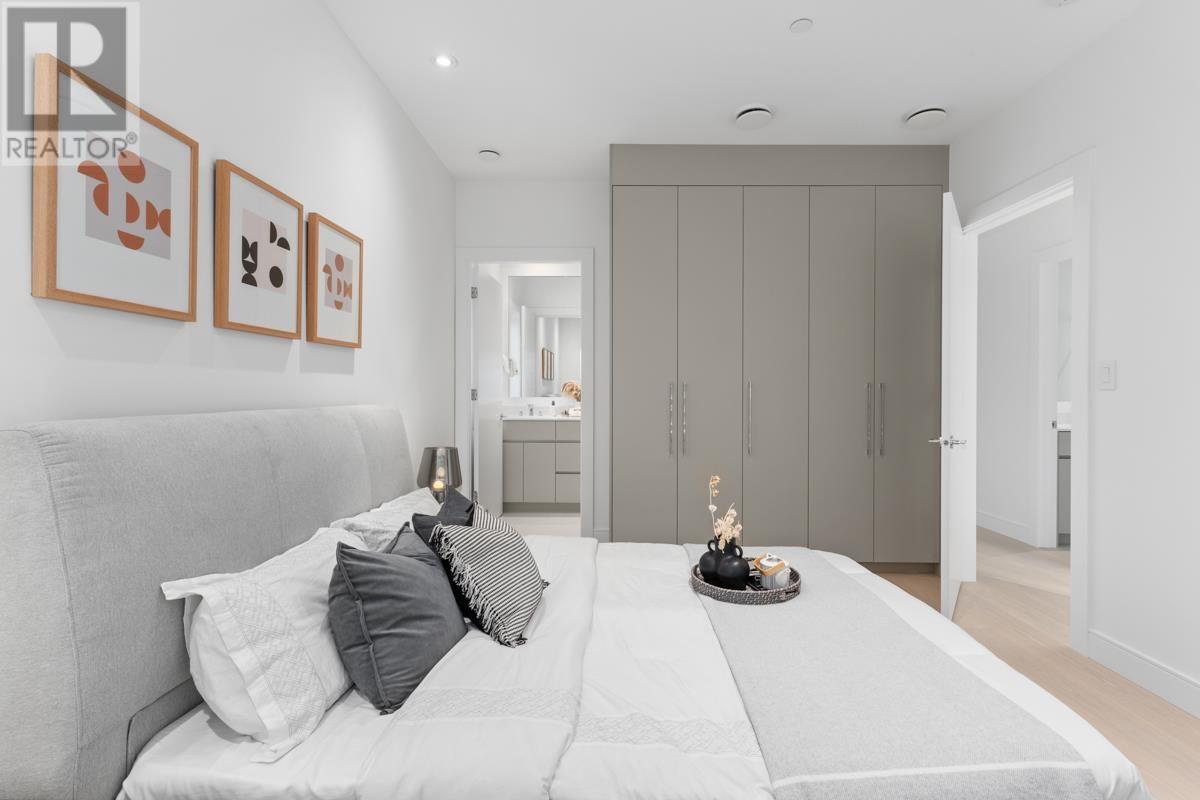 Listing Picture 17 of 34 : 1 927 E 63RD AVENUE, Vancouver / 溫哥華 - 魯藝地產 Yvonne Lu Group - MLS Medallion Club Member