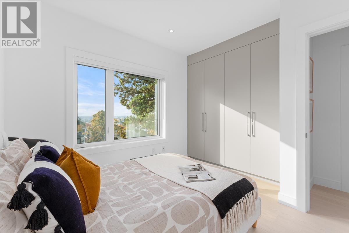 Listing Picture 19 of 34 : 1 927 E 63RD AVENUE, Vancouver / 溫哥華 - 魯藝地產 Yvonne Lu Group - MLS Medallion Club Member