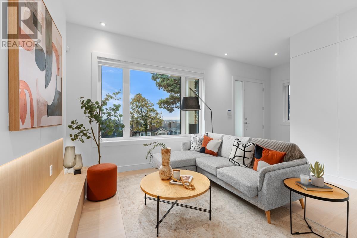 Listing Picture 2 of 34 : 1 927 E 63RD AVENUE, Vancouver / 溫哥華 - 魯藝地產 Yvonne Lu Group - MLS Medallion Club Member